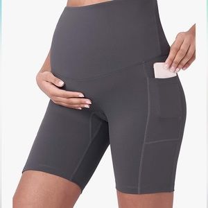Maternity Bike Shorts 8” size L
